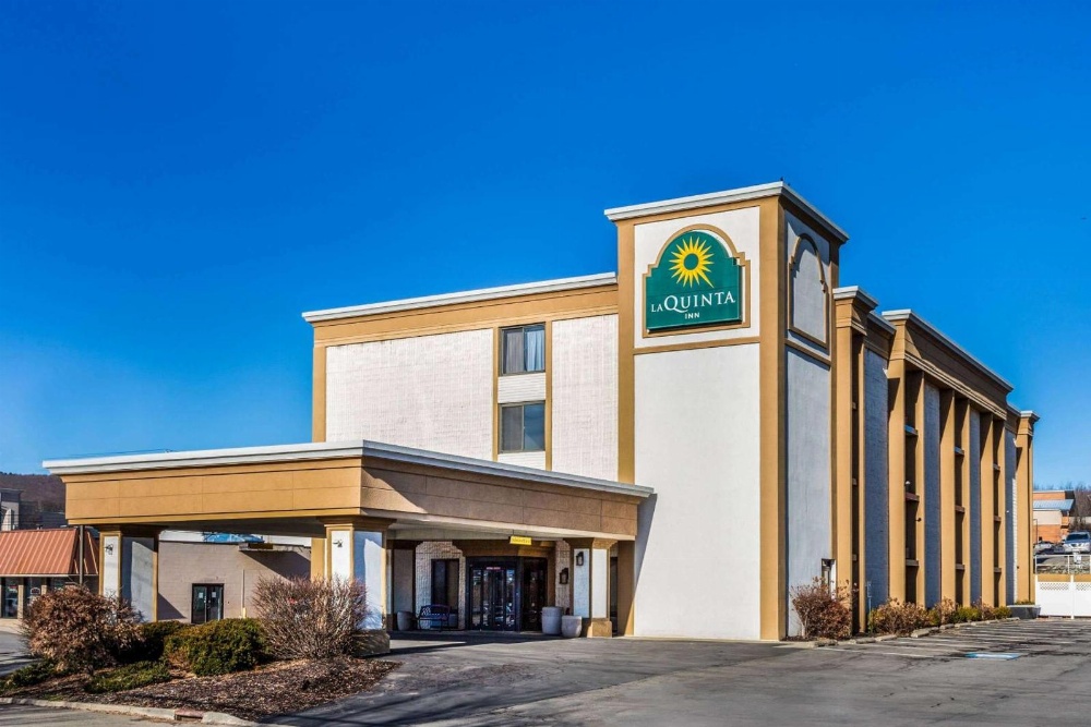 La Quinta Inn & Suites by Wyndham Binghamton - Johnson City Main image