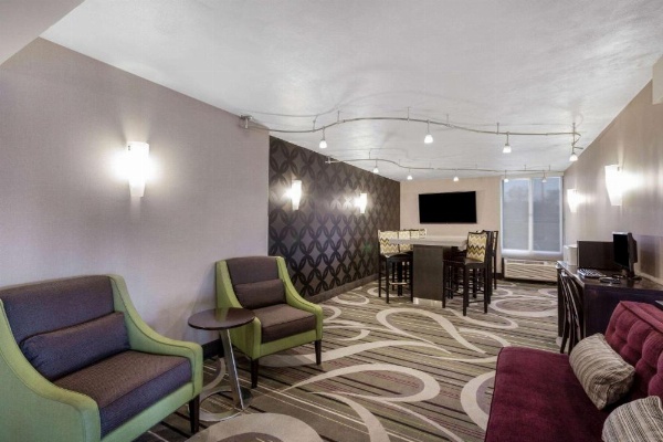 La Quinta Inn & Suites by Wyndham Binghamton - Johnson City image 11