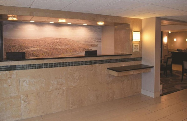 La Quinta Inn & Suites by Wyndham Binghamton - Johnson City image 7